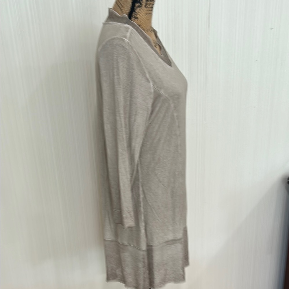 Charlie Paige Tan Relaxed Asymmetrical Tunic - Picture 4 of 9